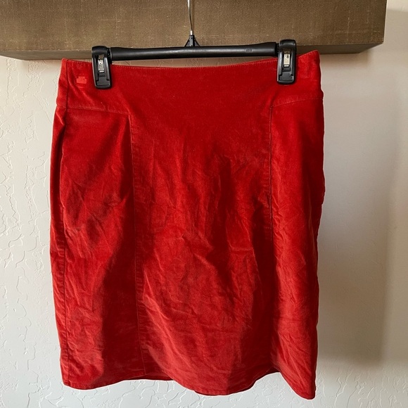 J Jill| Coral Corduroy Skirt with Pockets, Size 4••• - Picture 1 of 10